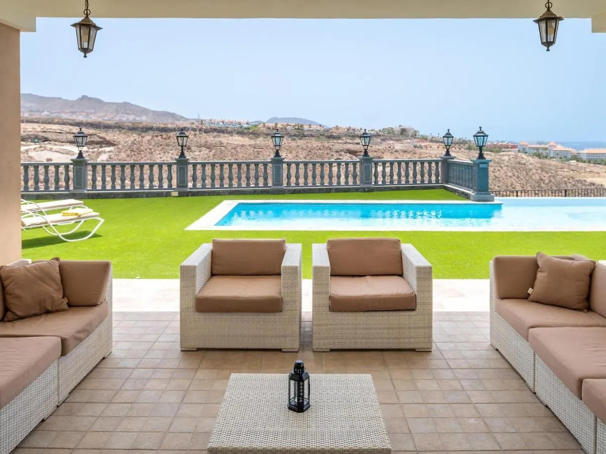 Villa Wudas La Caleta アデヘ