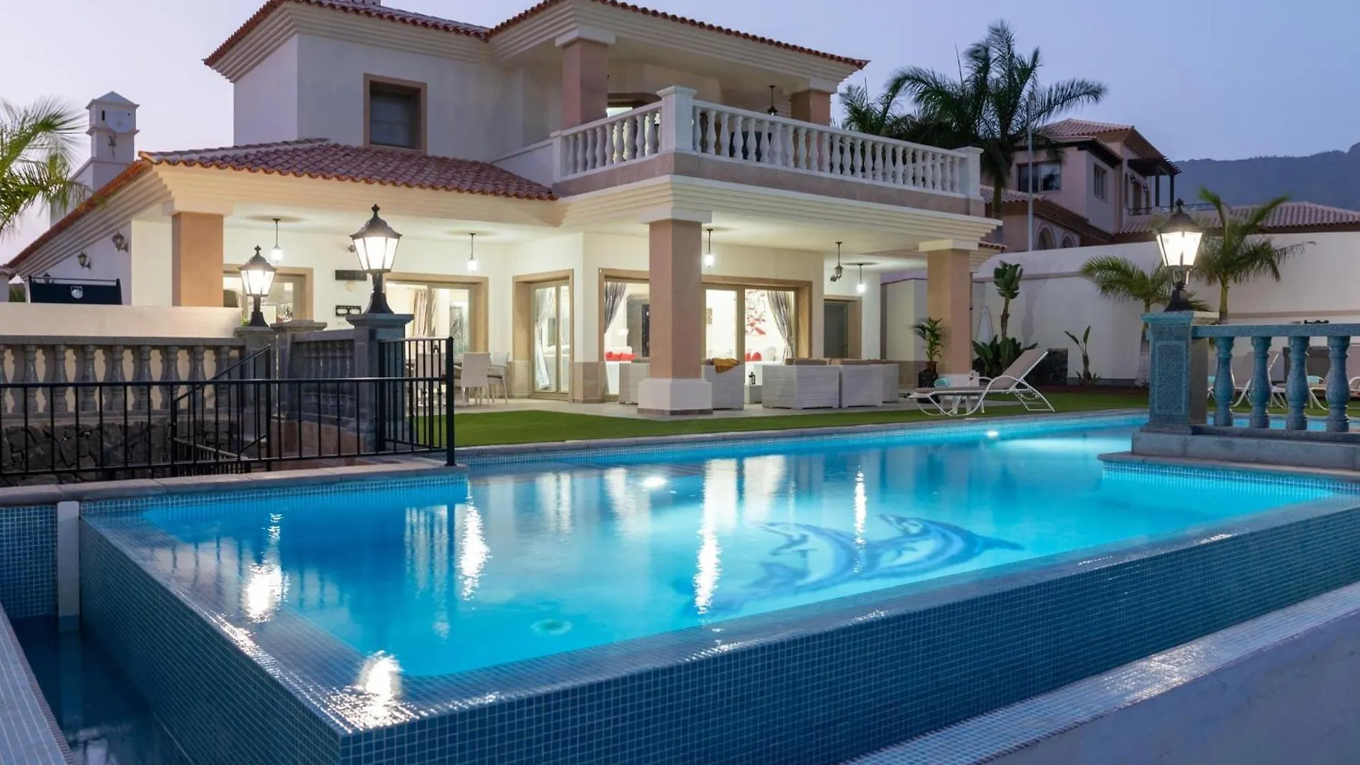Villa Wudas La Caleta アデヘ