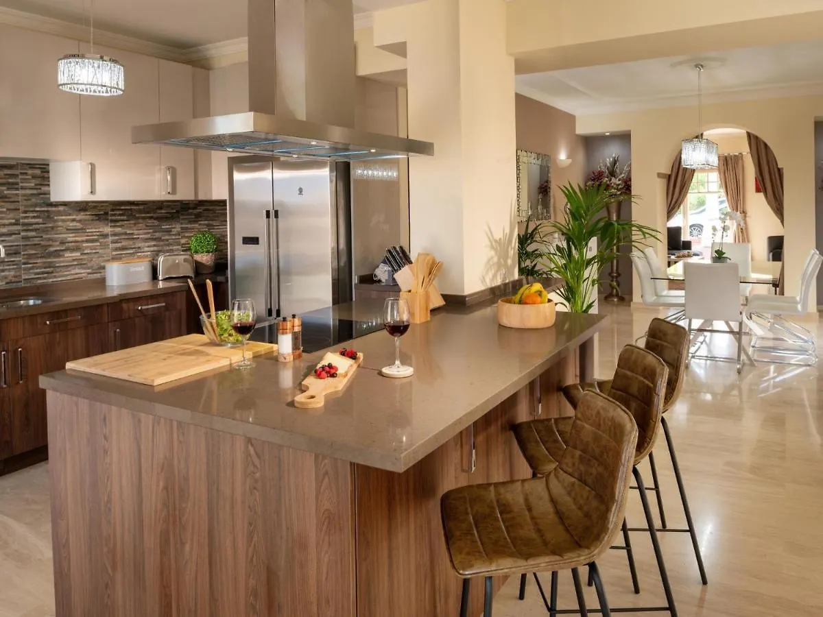 Villa Wudas La Caleta アデヘ スペイン